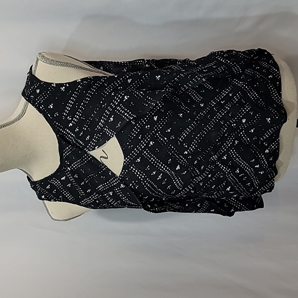 Free PEOPLE Look Through Tank Keyhole Sleeveless Crinkle Drape Top - Picture 1 of 8